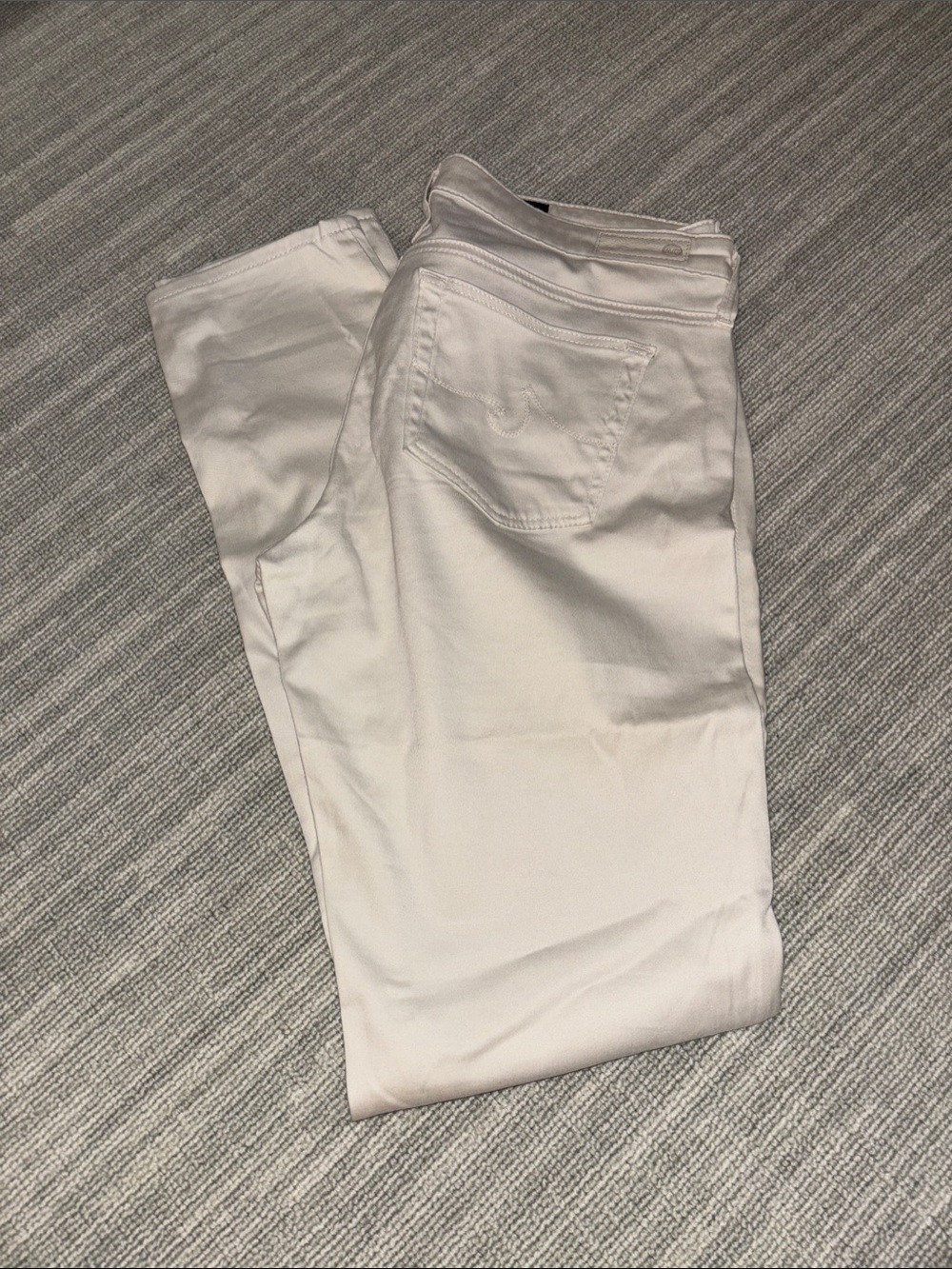 AG The Stilt Cream White Jeans - size 27R Clean Back Pocket Detail